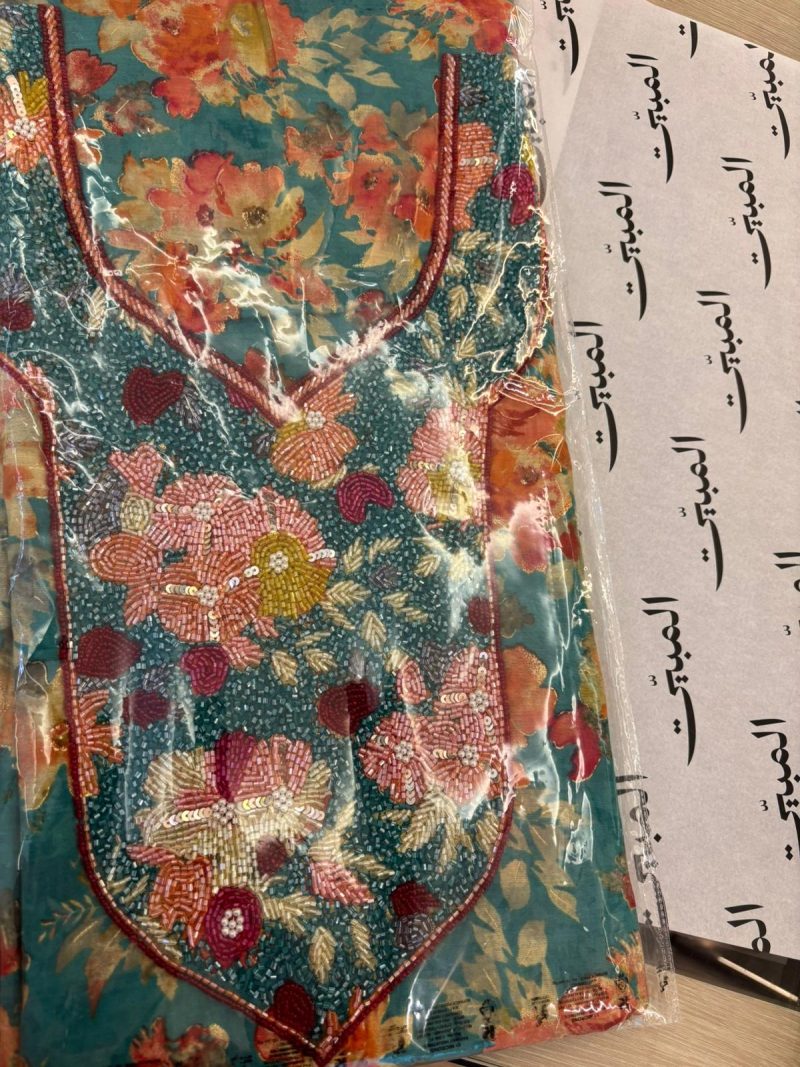 قطعة قماش مطرزة شك وتطريز هندي